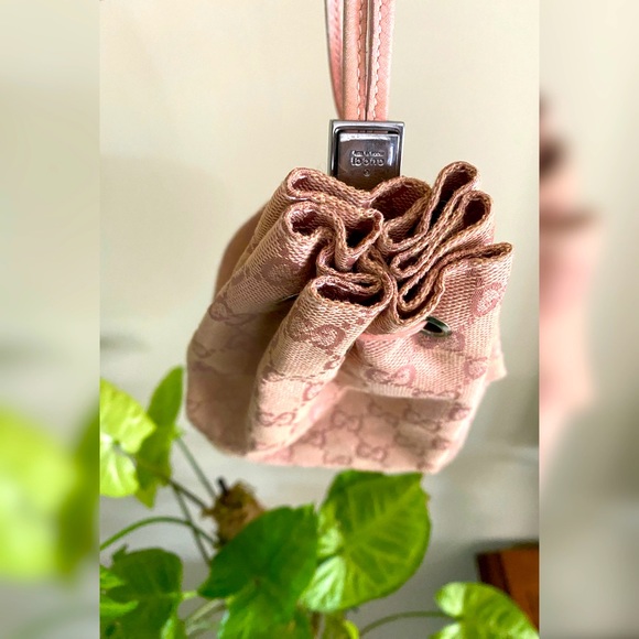 GUCCI drawstring mini bag - Picture 3 of 8